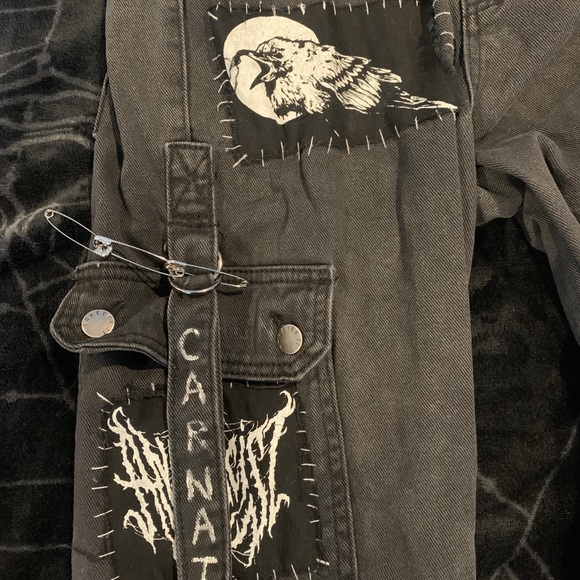 SOLD: Customized Cargo Pants - Picture 3 of 4